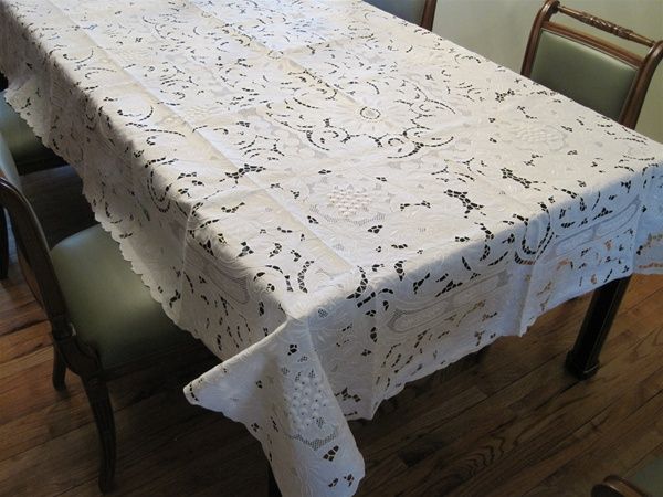 002 72*144 WH 002 HAND EMBROIDERED TABLECLOTHS